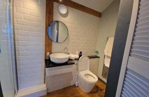 Abbess Roding House | The Stables complex Sleeps 6 with hot tub