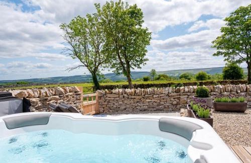 Leyburn House | The Stables