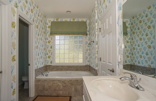 Littleton House | The Summer Shade Inn - Lake Gaston Paddle Boards, Kayaks Included