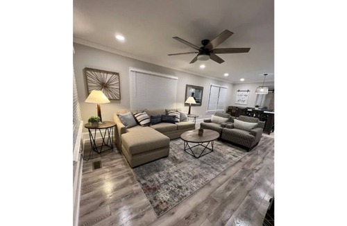 Creedmoor House | The Sunflower