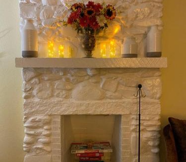 Hendersonville House | The Sunshine Cottage Hendersonville Rental!