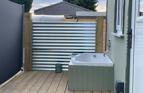 Murthly Apartment | The Swift, Shepherds Hut at Bee Happy Breaks Scotland