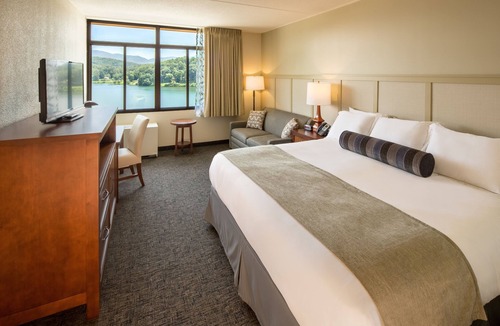 Lake Junaluska Hotel | The Terrace at Lake Junaluska