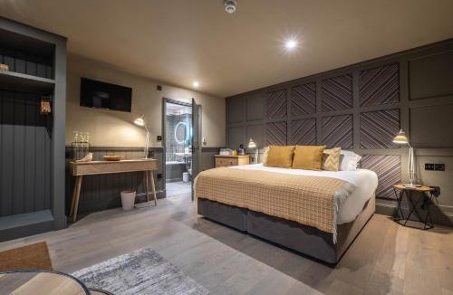 Woodditton Hotel | The Three Blackbirds