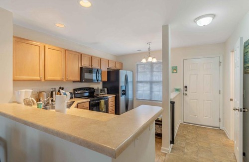 Northeast Raleigh Apartment | The townhouse by the greenway- Perfect Relocation or Vacation!