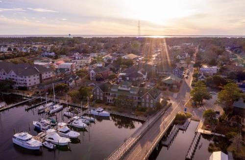 Historic Downtown Manteo Hotel | The Tranquil House Inn