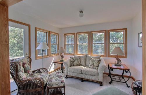 Buxton House | The Treehouse #2-BB