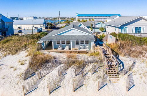 Surf City Cottage | The Turtle's Nest- Oceanfront Cottage - Hot Tub - Dog Friendly