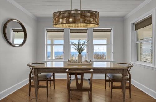Surf City House | The Turtle's Nest- Oceanfront Cottage - Hot Tub - Dog Friendly