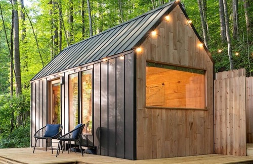Sylva House | The Twig, Outdoor Shower, Deck, and Cozy Chimney!