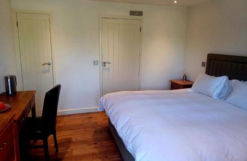 Worlington Hotel | the walnut tree