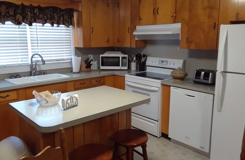 Harbinger House | The Waterfield Place is a lovely 8 person home on 5 acres near the Outer Banks.