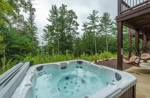 Nebo House | The Waterman Lakefront Luxury with Hot Tub & Private Dock!
