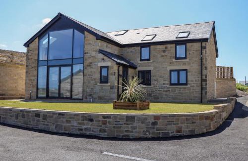 Amble House | The Waves