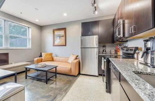 Roanoke Apartment | The West End Flats