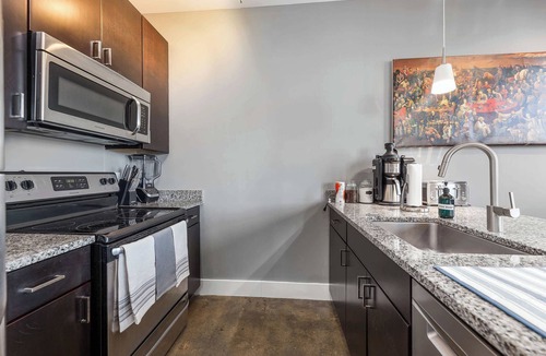 Roanoke Apartment | The West End Flats