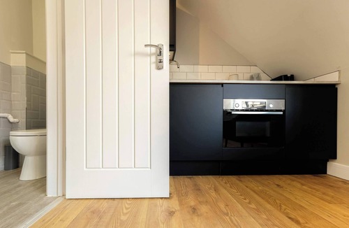 Bradley Stoke Apartment | The Willow - Studio 14