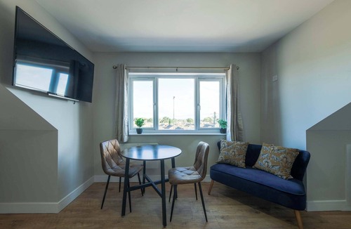 Bradley Stoke Apartment | The Willow - Studio 22