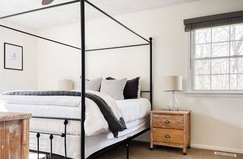 Winston - Salem House | The Winston House | Modern 3BR
