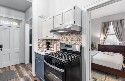 Wilmington Historic District Apartment | The Wright Room Historic & Downtown 4-minute Walk to Riverwalk VI.