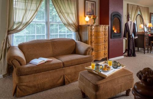 Waynesville Bed & Breakfast | The Yellow House on Plott Creek