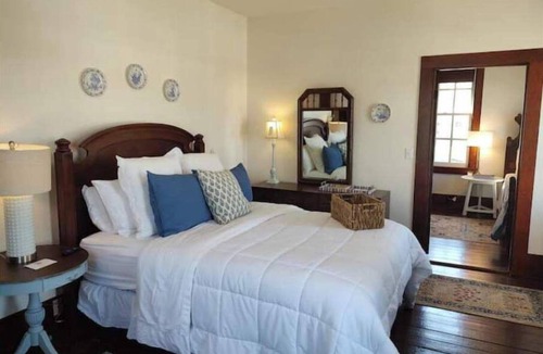 Manteo House | TheManteoHouse-Downtown Social District&Waterfront