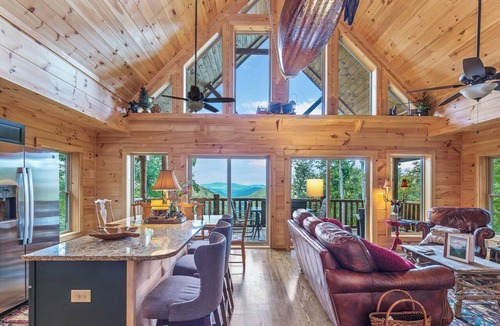 Mars Hill Cabin | This cabin is a 3 bedroom(s), 2.5 bathrooms, located in Mars Hill, NC.