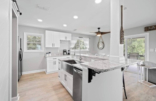 Claremont Cottage | This cottage is a 2 bedroom(s), 1 bathrooms, located in Claremont, NC.