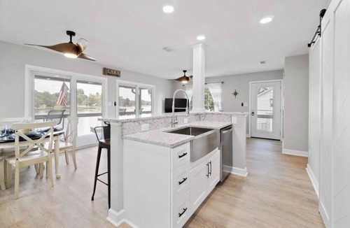 Claremont Cottage | This cottage is a 2 bedroom(s), 1 bathrooms, located in Claremont, NC.