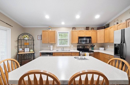 Newland Cottage | This cottage is a 2 bedroom(s), 2 bathrooms, located in Newland, NC.