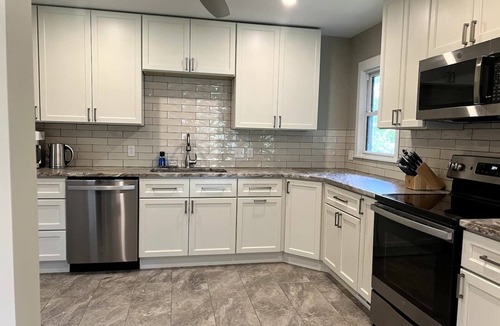 Asheville House | This house is a 3 bedroom(s), 2 bathrooms, located in Asheville, NC.