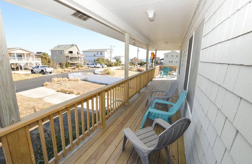 Carolina Dunes House | This welcoming home is great for small families.