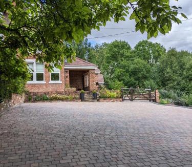 Billingsley House | Three bedroomed house with a separate studio apartment by Severn Valley railway