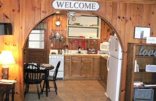 Flat Rock Cottage | Three Cub Cottage in historic Flat Rock