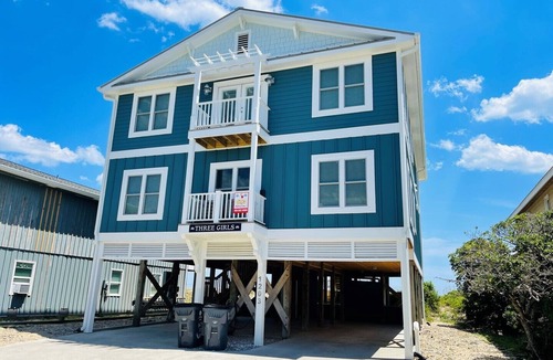 Holden Beach House | Three Girls - Oceanfront in Private Gated Community!