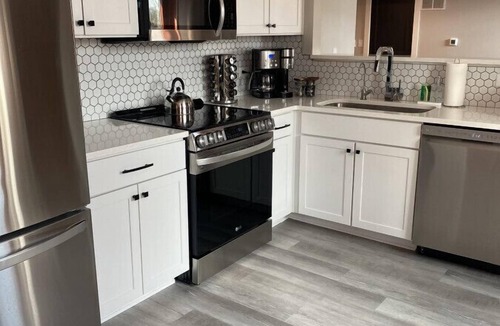 Jonesville Apartment | Three Trails Downtown Elkin, 3 Bedroom, Ground Floor