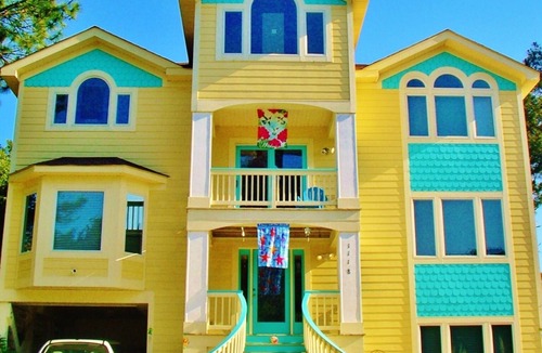 Corolla Village House | TIKI POOL & SPA, GOLF CART, KAYAK, WATERFALL, FIREPIT EXCELLENT LIGHTHOUSE VIEWS