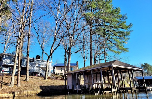 Mount Gilead House | Tillery/Badin Lake Retreat! Lake life minutes from golf, hiking, & mt biking