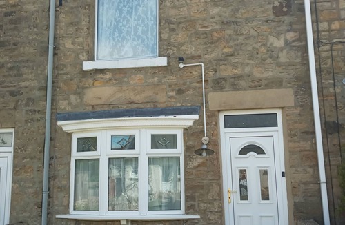 Evenwood House | 'Tilly Cottage' Homely 2 bedroom stone property, Co Durham. Pet friendly.