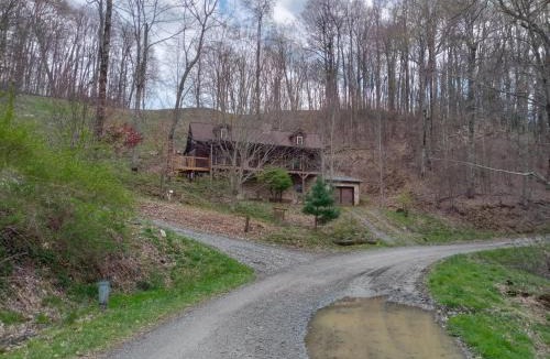 Wolf Laurel House | Timber Lodge989 El Miner