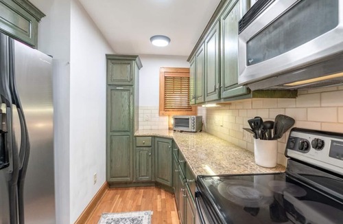 Foscoe Condo | Timbers O-2- Luxury in Gated Resort of Echota, Pools, Hot Tub, Mountain View, Two Master Suits,.