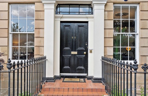Finnieston Apartment | Timeless 5 Bed Duplex Flat