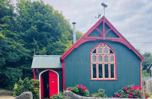Chale House | Tin tabernacle perfect for group getaways