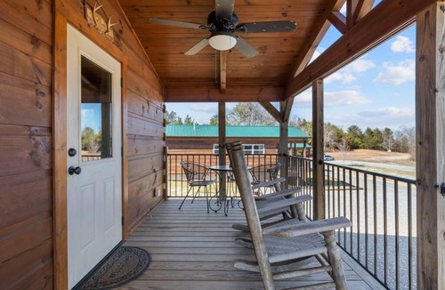 Tryon House | Tiny Cabin 1- Near Tryon Equestrian Center