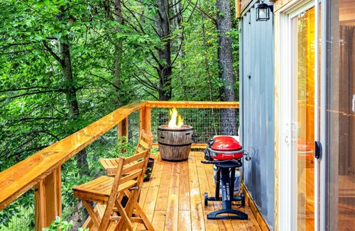 Todd House | Tiny Container Home Retreat with Hot Tub, Fire Table, Dining Area, and Views!