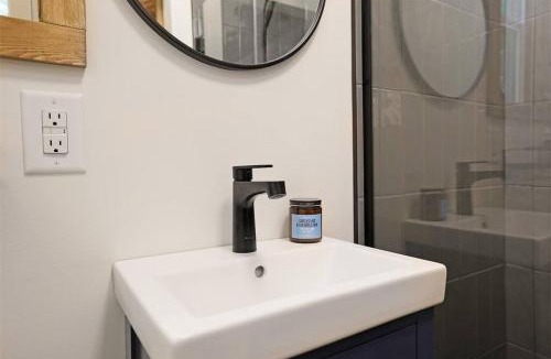 Bynum Apartment | Tiny Tarheel Cozy Retreat Near UNC Tiny House