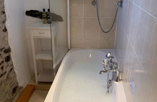 Llanycil House | Tithe Barn 2 - Abercelyn Cottages - Llanycil - Bala - Gwynedd - LL23 7YF - UK