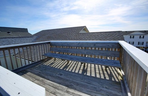 Holden Beach House | Toadally Relaxin' - Open Sunny Floor Plan - Bring Your Dog!
