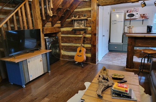Westfield Cabin | Tobacco barn cabin with trails, fishing and hiking