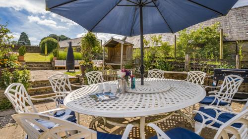 Andoversford House | Tom's Barn